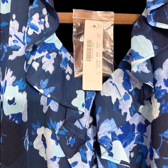 SM•NWT•J.CREW•RUFFLE V-NECK WATERCOLOUR BEGONIAS BLOUSE• - Picture 3 of 10